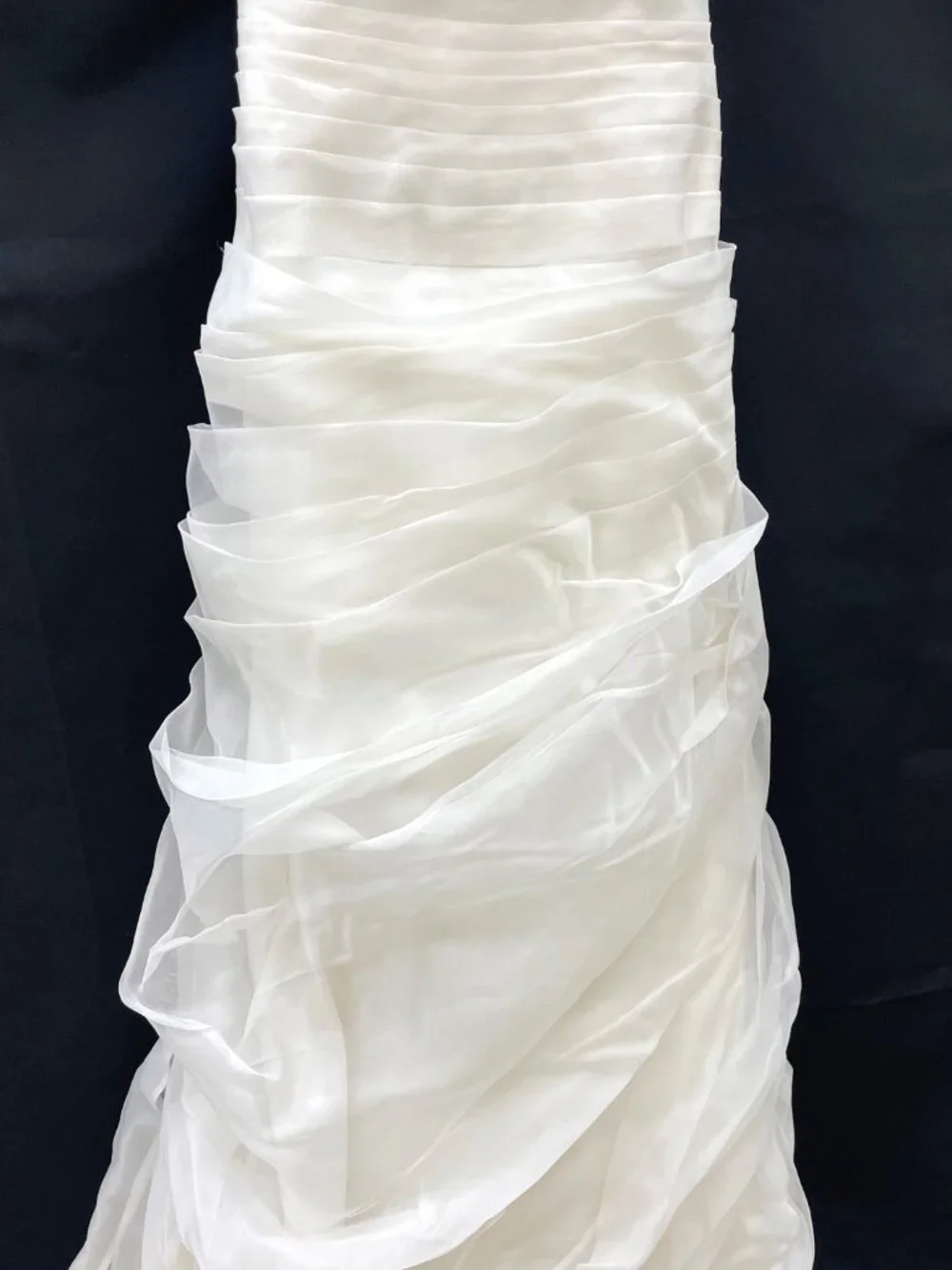 Pnina Tornai Style #4171 Kleinfeld Organza Pleated Mermaid Dress - Picture 2 of 12